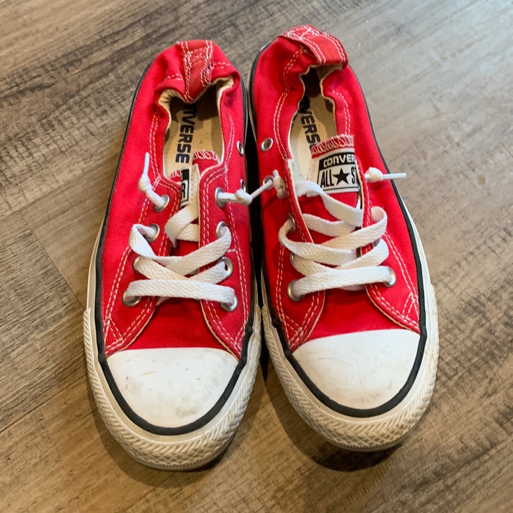 Converse shoe - red